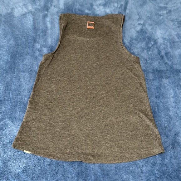 Sleeveless top - Picture 2 of 2